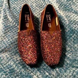Toms size 7.5. Black glitter